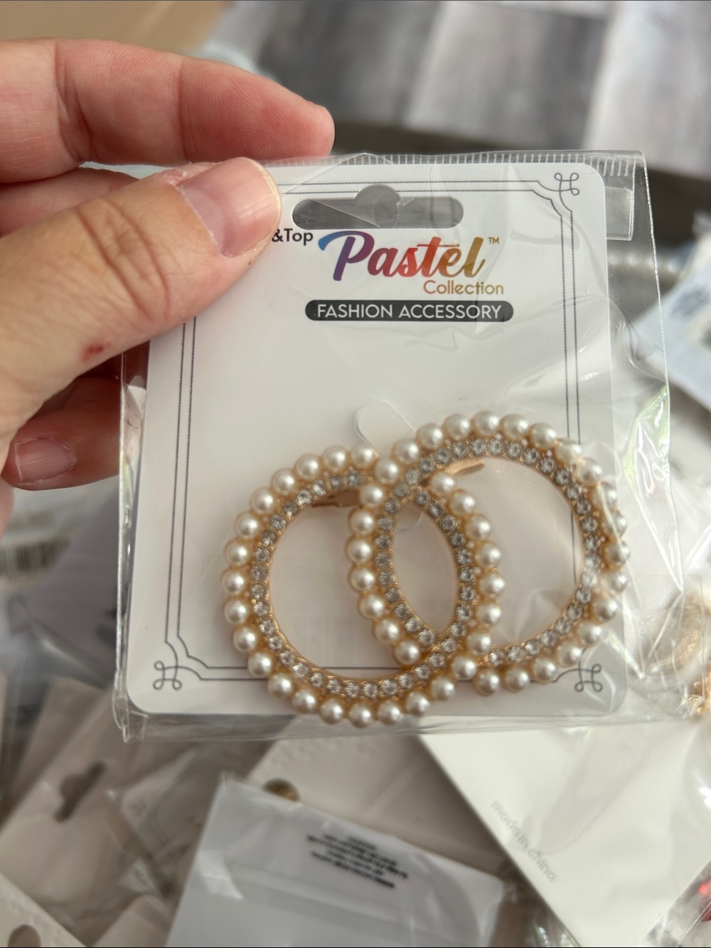 4/$50 Pastel Collection Pearl & Rhinestone Hoop brooch - Gold and Cream
